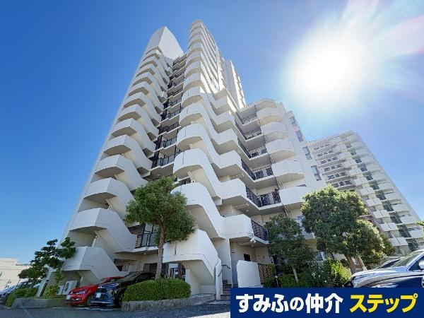 4LDK apartment in Kawachinagano, Osaka - Photo 1