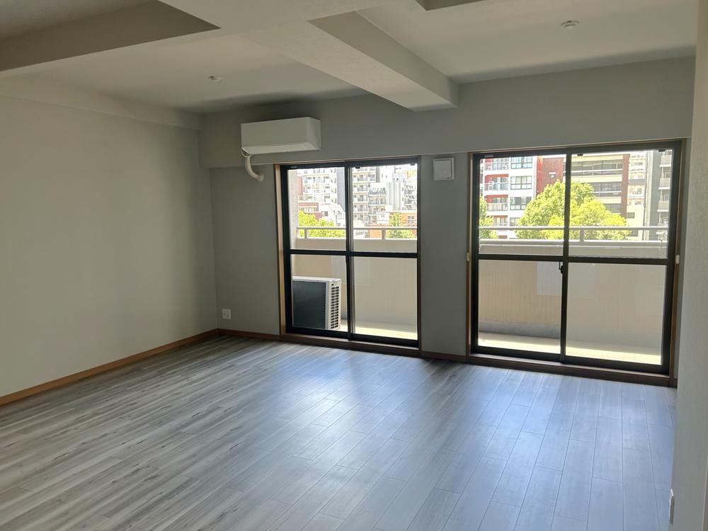 1LDK+S apartment in Nishi Ward, Osaka - Photo 1