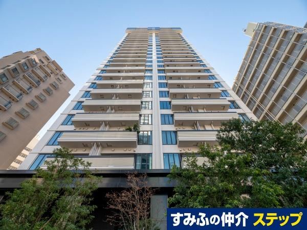 2LDK apartment in Minato Ward, Tokyo - Photo 1