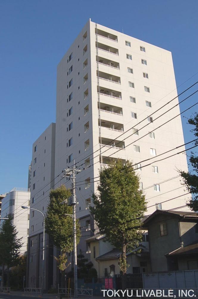 1LDK+S apartment in Fuchu, Tokyo - Photo 1