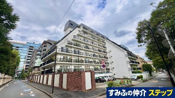 1LDK apartment in Minato Ward, Tokyo - Photo 1