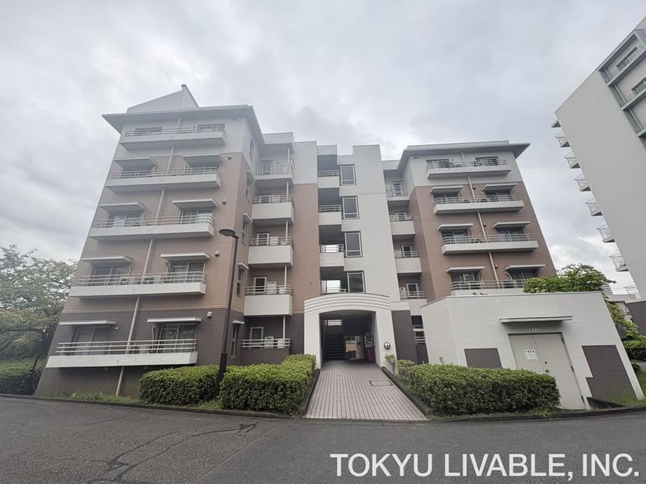 4LDK apartment in Tama, Tokyo - Photo 1