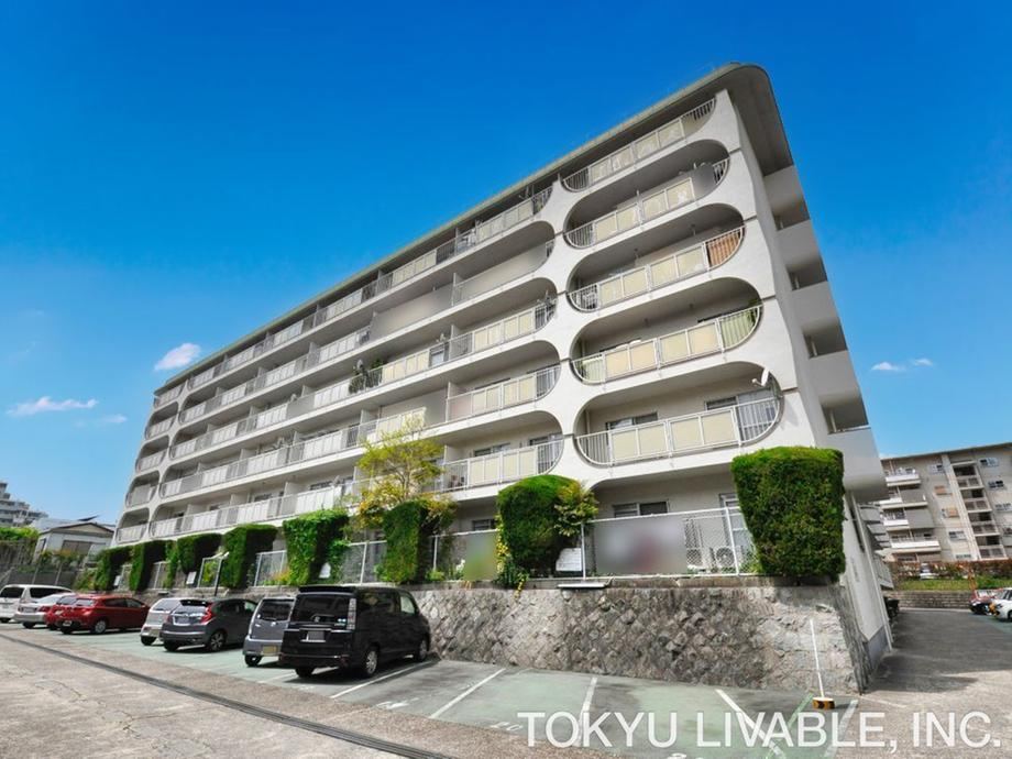 2LDK apartment in Toyonaka, Osaka - Photo 1