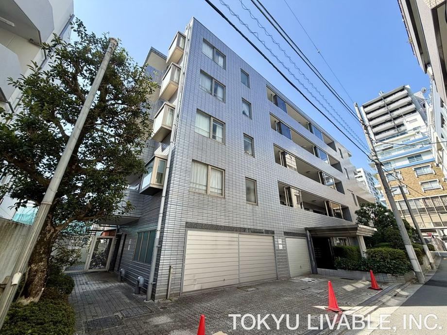 2LDK apartment in Nakano Ward, Tokyo - Photo 1