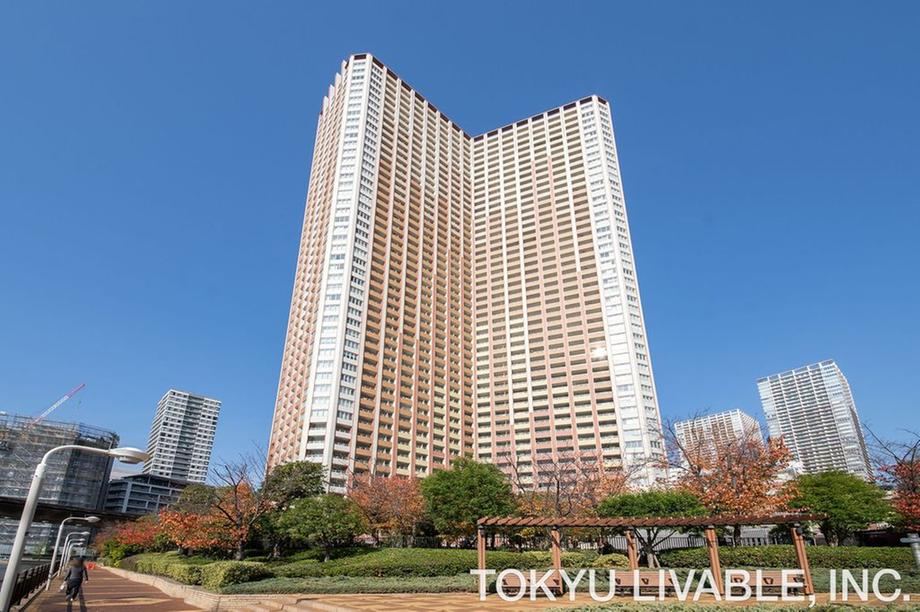 2LDK apartment in Minato Ward, Tokyo - Photo 1