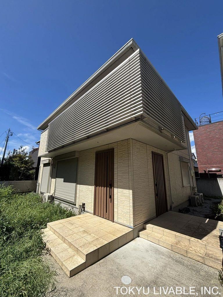 2LDK+S house in Meguro Ward, Tokyo - Photo 1