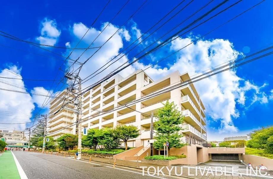 3LDK apartment in Shinagawa Ward, Tokyo - Photo 1