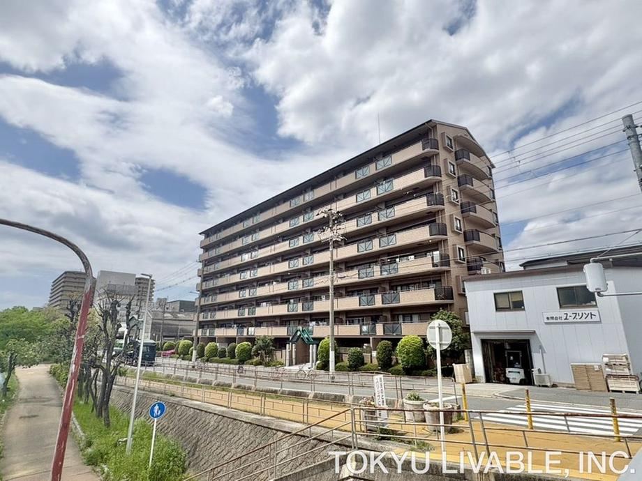 3LDK apartment in Nishiyodogawa Ward, Osaka - Photo 1
