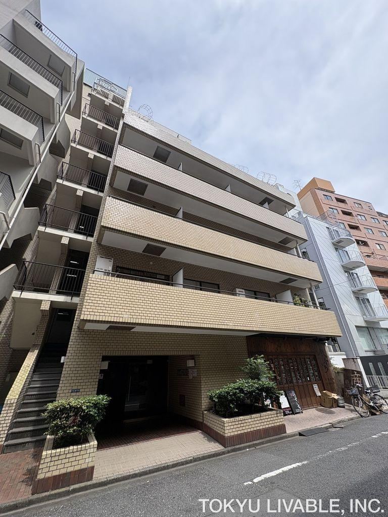 1LDK apartment in Chiyoda Ward, Tokyo - Photo 1