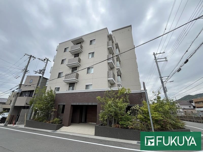 2LDK+S apartment in Nada Ward, Kobe, Hyogo - Photo 1