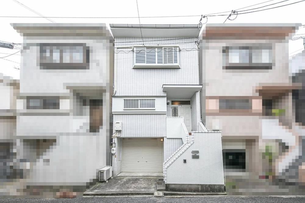 4LDK house in Higashiosaka, Osaka - Photo 1
