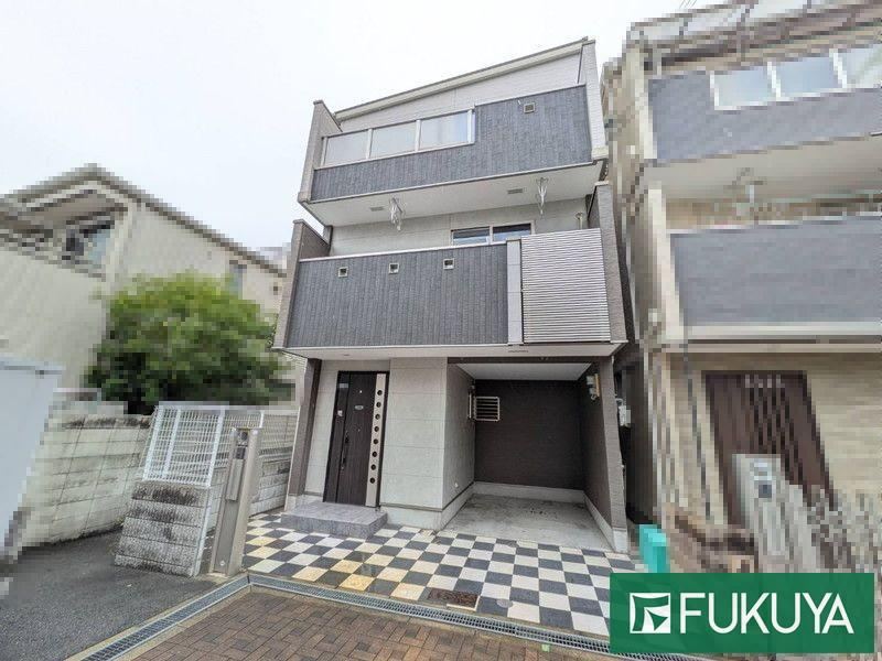 4LDK house in Hirano Ward, Osaka - Photo 1
