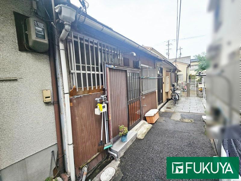 2DK house in Nishinari Ward, Osaka - Photo 1