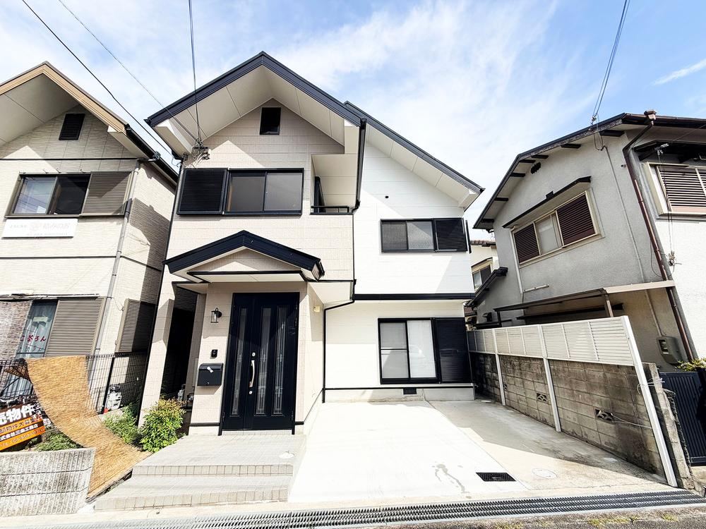 4LDK house in Mino, Osaka - Photo 1