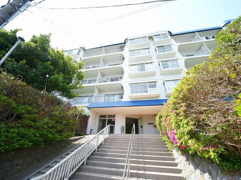 3LDK apartment in Hayama, Miura District, Kanagawa - Photo 1