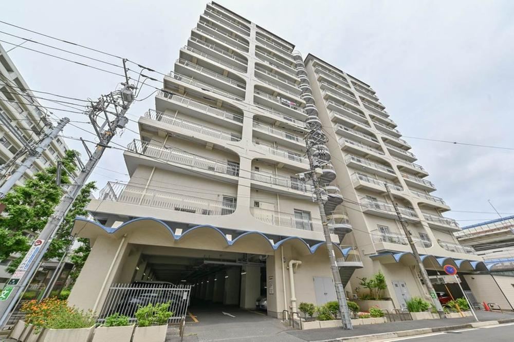 3LDK apartment in Isogo Ward, Yokohama, Kanagawa - Photo 1