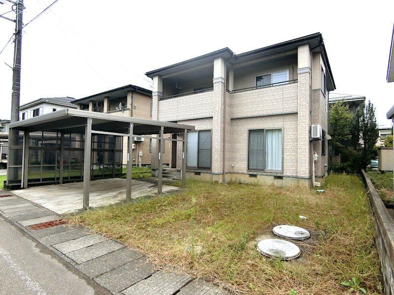 4LDK house in Joetsu, Niigata - Photo 1