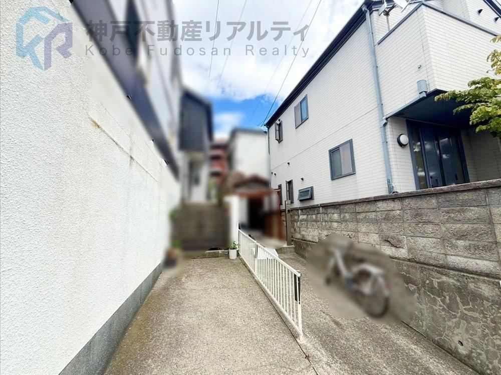 2DK house in Higashinada Ward, Kobe, Hyogo - Photo 1