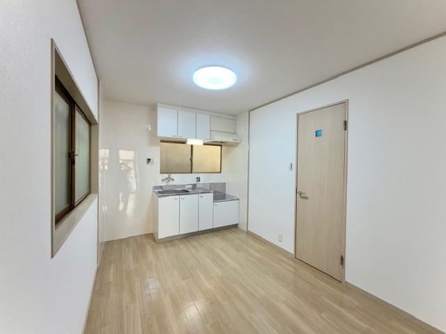 3DK house in Tsurumi Ward, Osaka - Photo 1
