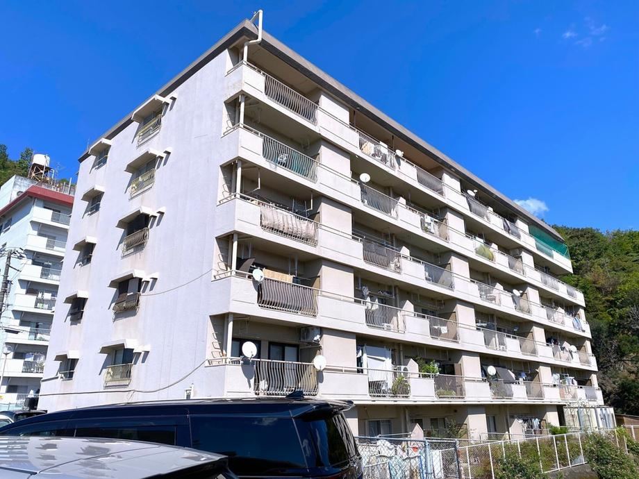 2LDK apartment in Matsuyama, Ehime - Photo 1