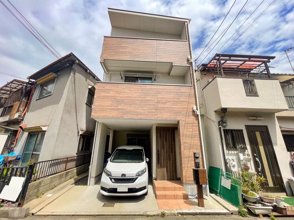 3LDK house in Hirakata, Osaka - Photo 1