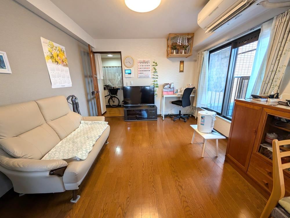 2LDK apartment in Toshima Ward, Tokyo - Photo 1