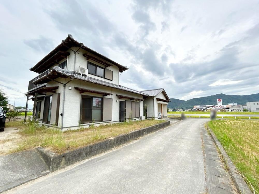 5LDK house in Mitoyo, Kagawa - Photo 1