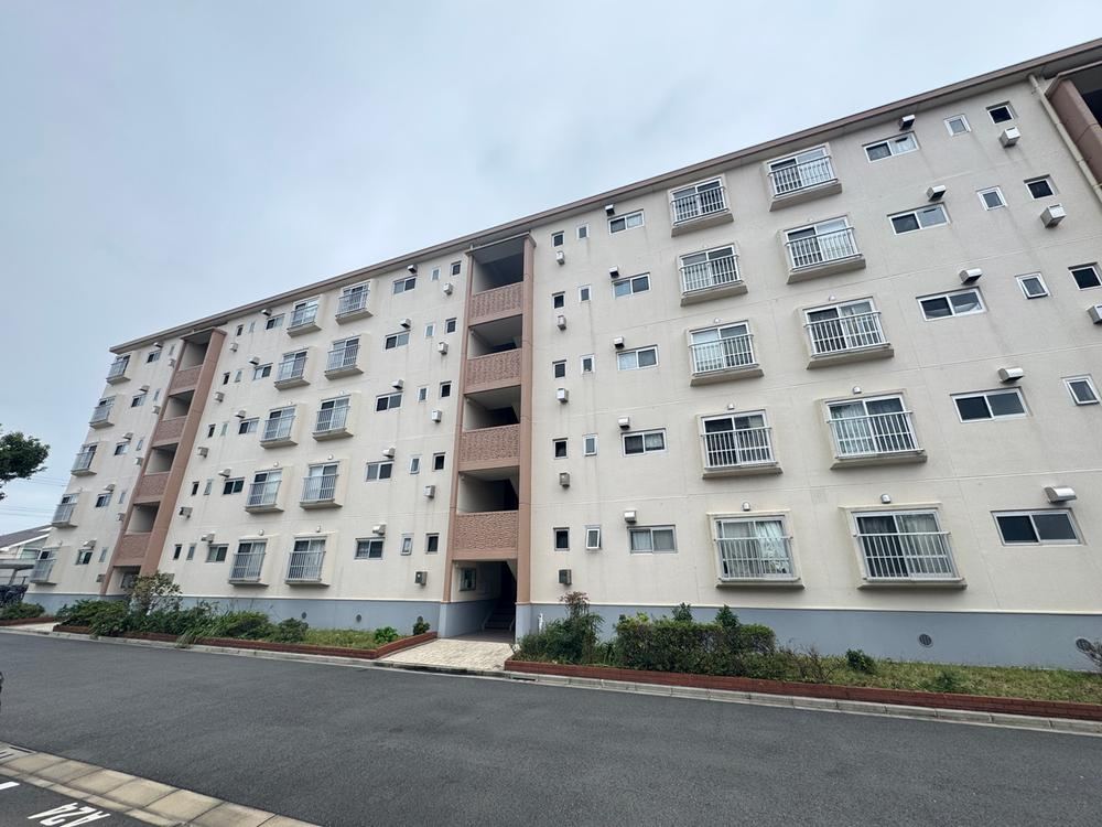 3DK apartment in Yokosuka, Kanagawa - Photo 1