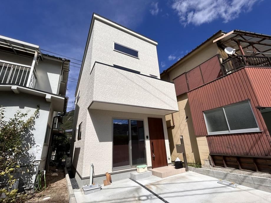 1LDK house in Kaita, Aki District, Hiroshima - Photo 1