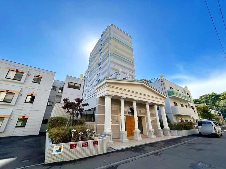3LDK apartment in Chuo Ward, Sapporo, Hokkaido - Photo 1