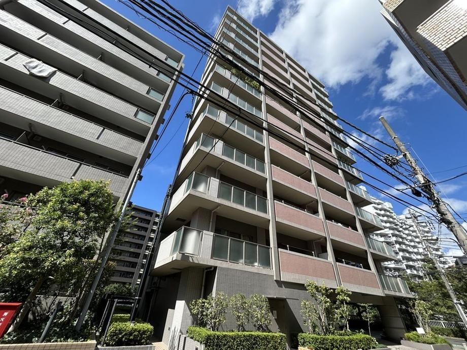 2LDK apartment in Shinagawa Ward, Tokyo - Photo 1