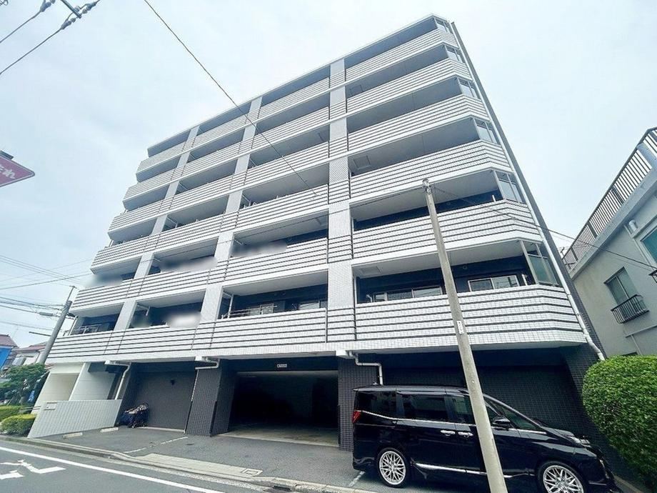 2LDK apartment in Tsurumi Ward, Yokohama, Kanagawa - Photo 1