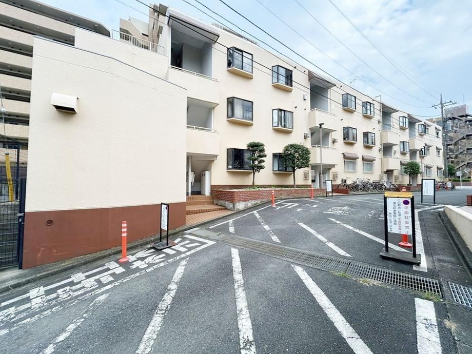 2LDK apartment in Niiza, Saitama - Photo 1