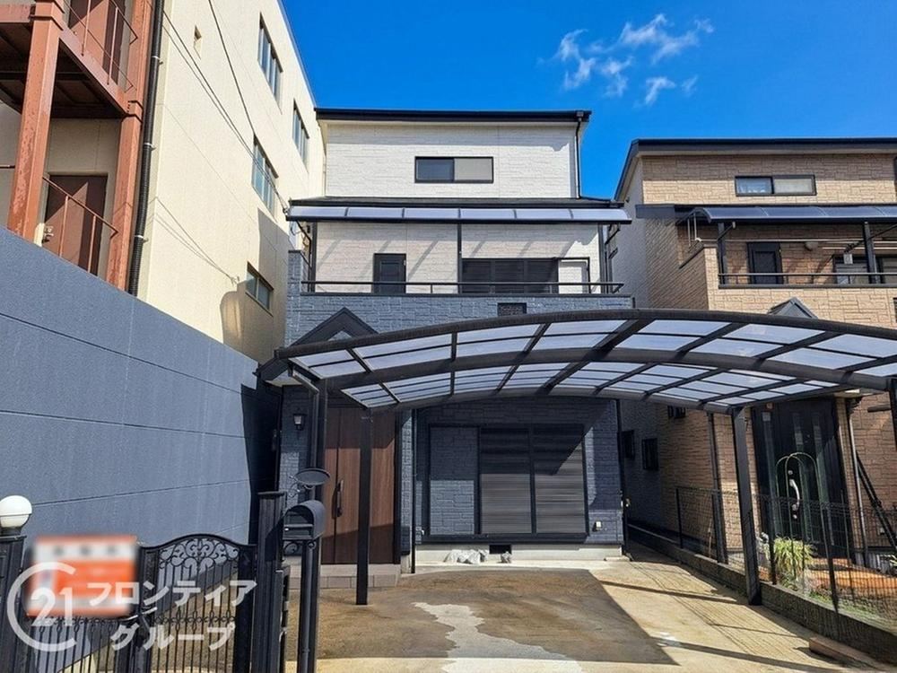 4LDK house in Higashiosaka, Osaka - Photo 1