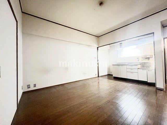 3LDK+S apartment in Tondabayashi, Osaka - Photo 1