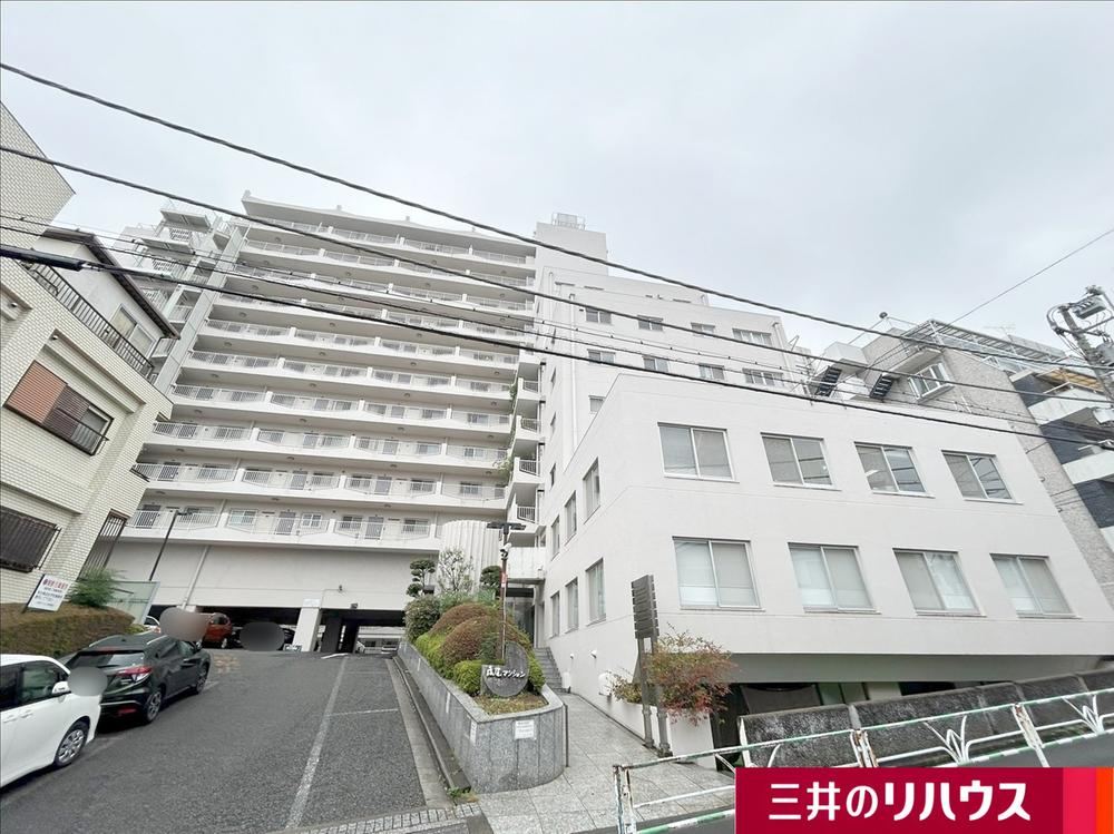 2LDK apartment in Shibuya Ward, Tokyo - Photo 1
