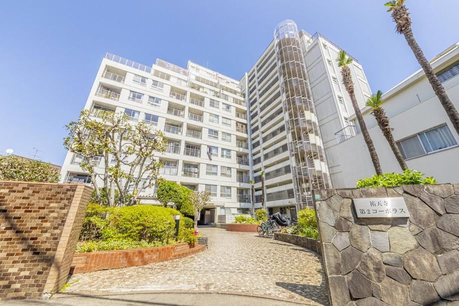 2LDK apartment in Meguro Ward, Tokyo - Photo 1