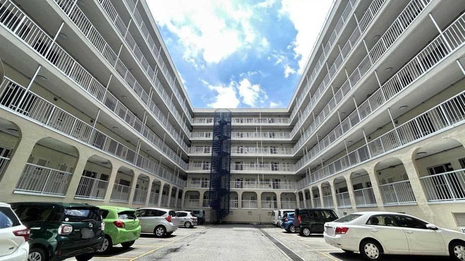 2LDK+S apartment in Toyonaka, Osaka - Photo 1