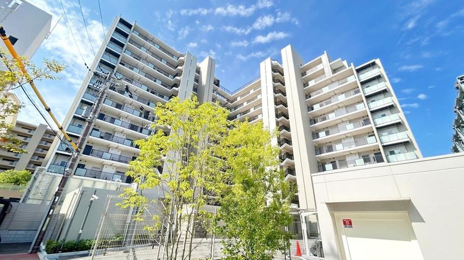 3LDK apartment in Toyonaka, Osaka - Photo 1