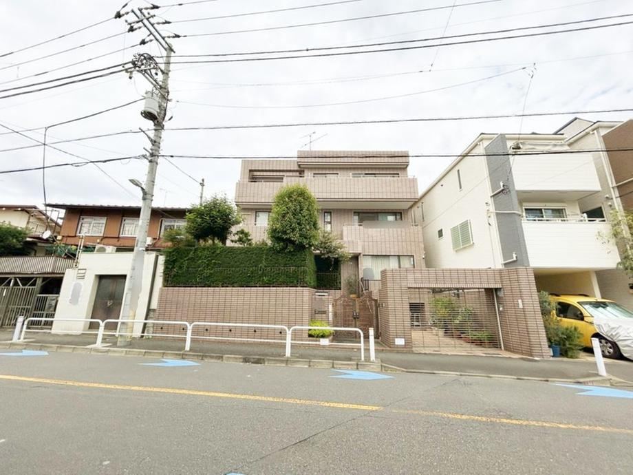 5LDK house in Itabashi Ward, Tokyo - Photo 1