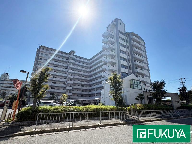 4LDK apartment in Neyagawa, Osaka - Photo 1