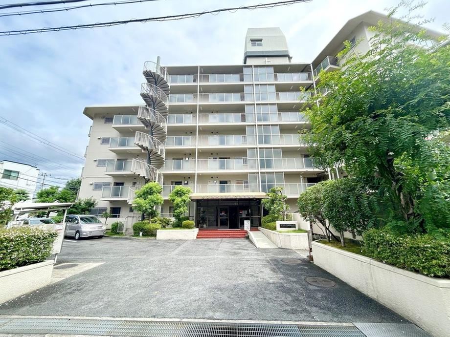 4LDK apartment in Amagasaki, Hyogo - Photo 1