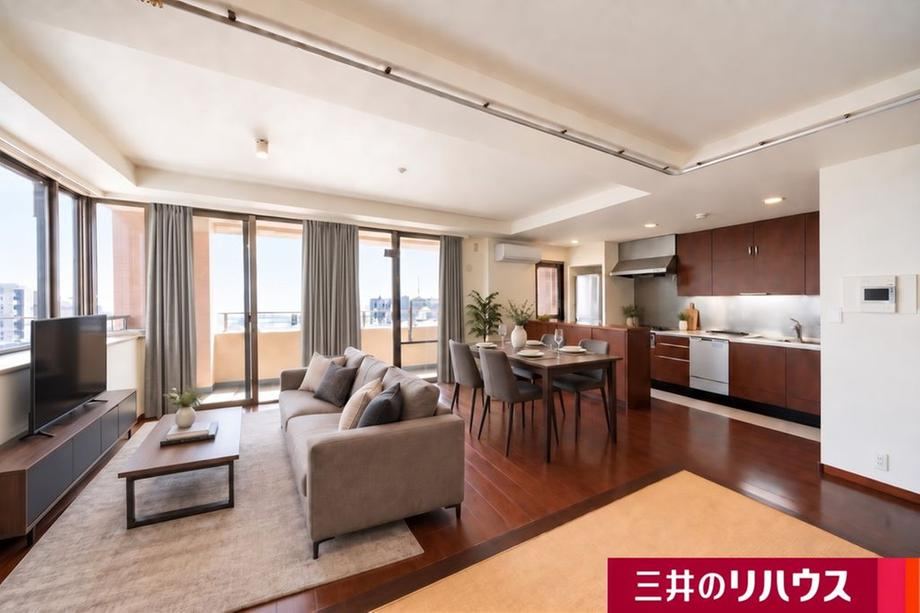 4LDK apartment in Tennoji Ward, Osaka - Photo 1