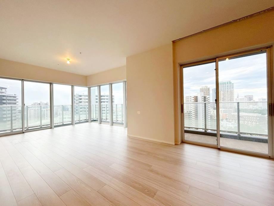 3LDK apartment in Mihama Ward, Chiba - Photo 1