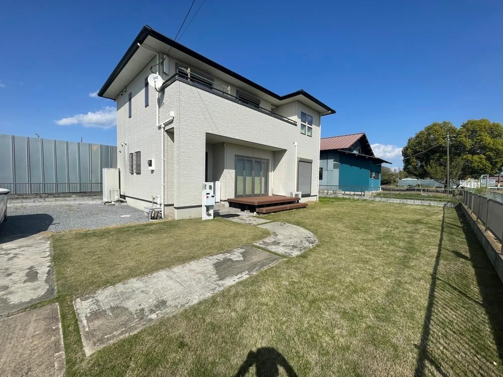 5LDK house in Satte, Saitama - Photo 1