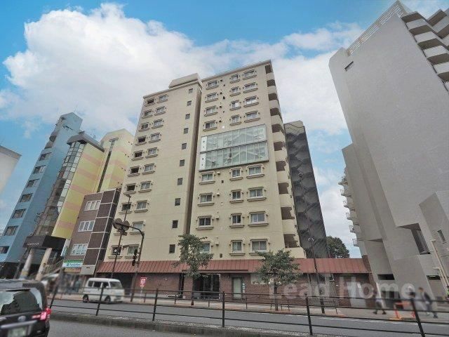 2LDK apartment in Minato Ward, Tokyo - Photo 1