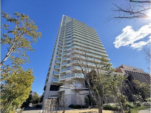2LDK+S apartment in Koto Ward, Tokyo - Photo 1