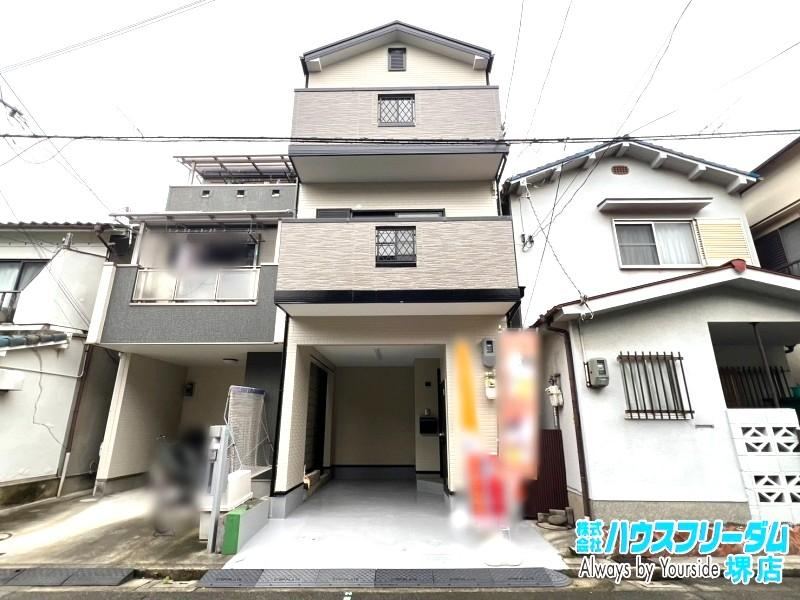 4LDK house in Sakai Ward, Sakai, Osaka - Photo 1