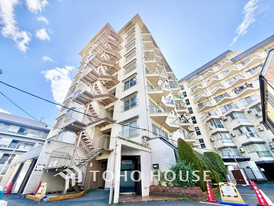 2LDK apartment in Shinjuku Ward, Tokyo - Photo 1