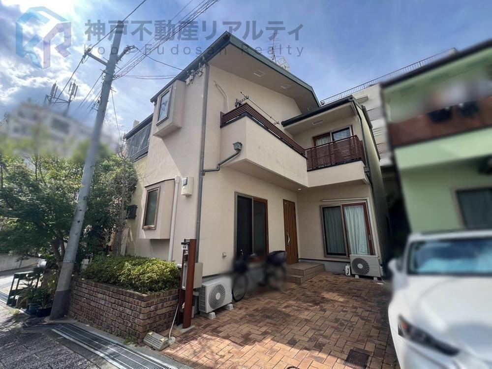 4LDK house in Chuo Ward, Kobe, Hyogo - Photo 1
